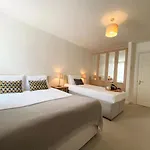 Apartment Next To Victoria Station